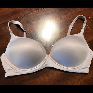 Body by Victoria plunge bra 38D